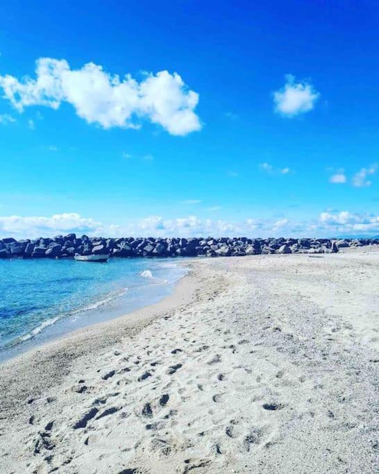 La Scaletta Sul Mare Di Pizzo Wifi E Disney+ Bagian luar foto