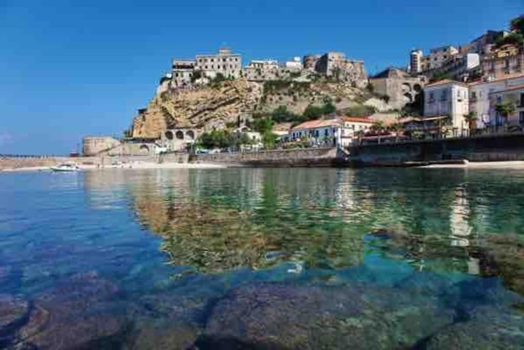 La Scaletta Sul Mare Di Pizzo Wifi E Disney+ Bagian luar foto